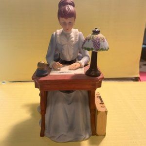 Albee Award 1985 President's Club AVON First Rep figurine